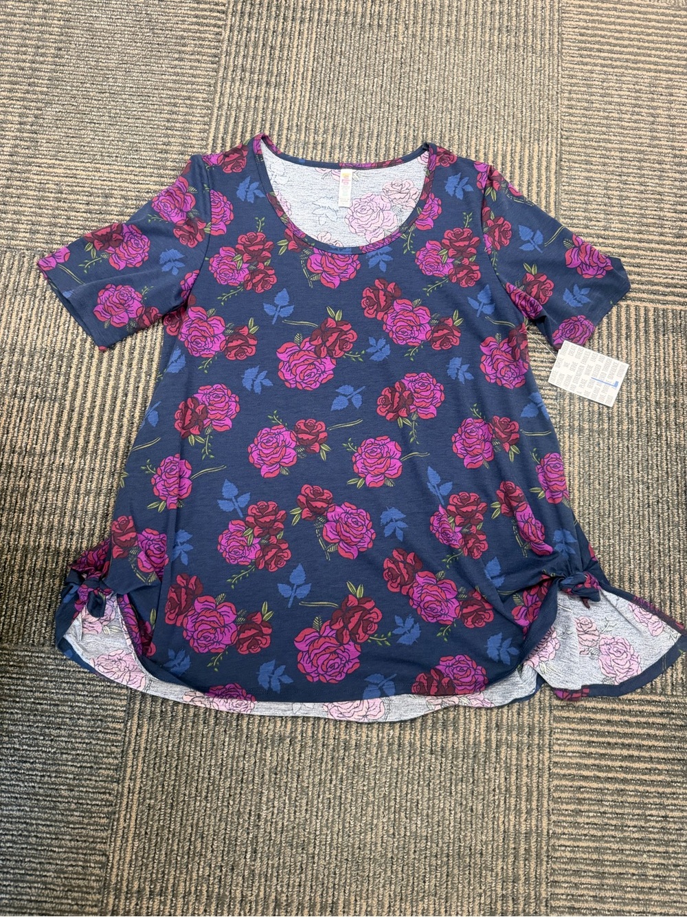 NWT LuLaRoe Perfect T Navy Floral Short Sleeve Tee Sz Large